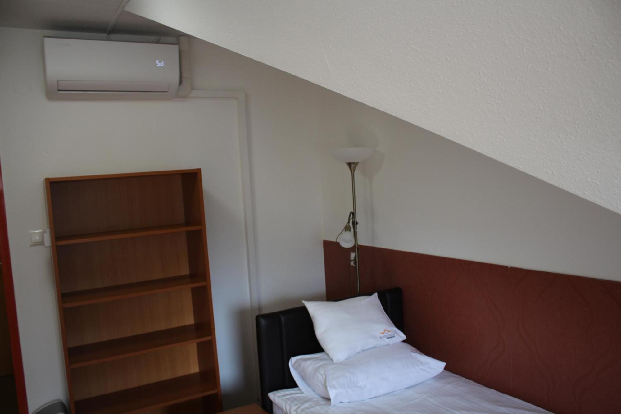 דברצן Auguszta Hotel מראה חיצוני תמונה