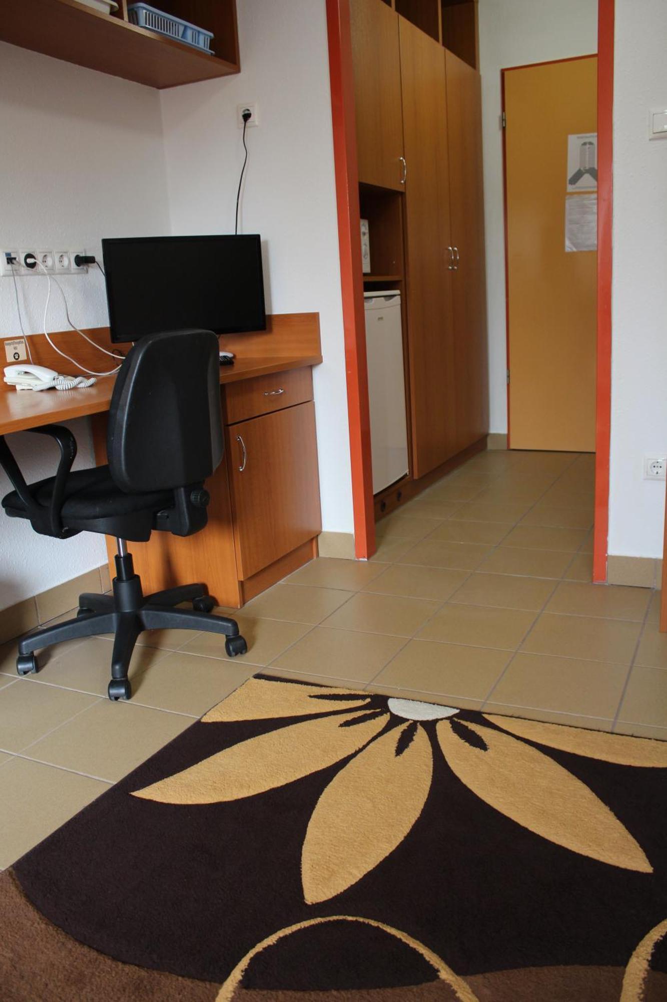 דברצן Auguszta Hotel מראה חיצוני תמונה