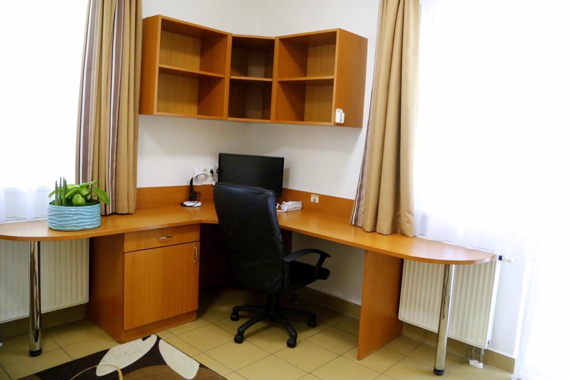 דברצן Auguszta Hotel מראה חיצוני תמונה