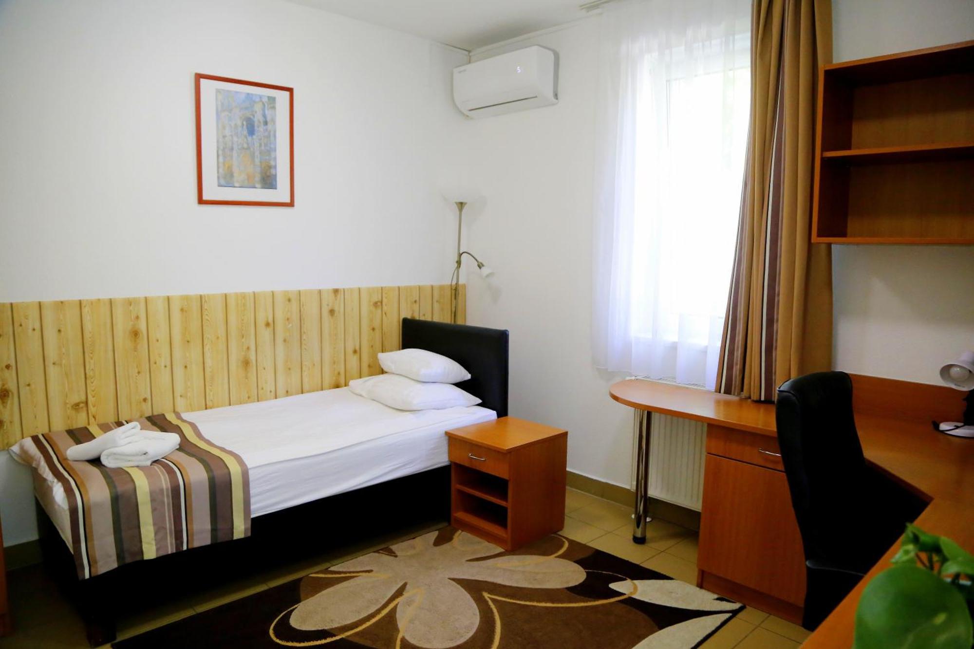 דברצן Auguszta Hotel מראה חיצוני תמונה