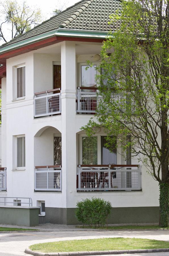 דברצן Auguszta Hotel מראה חיצוני תמונה