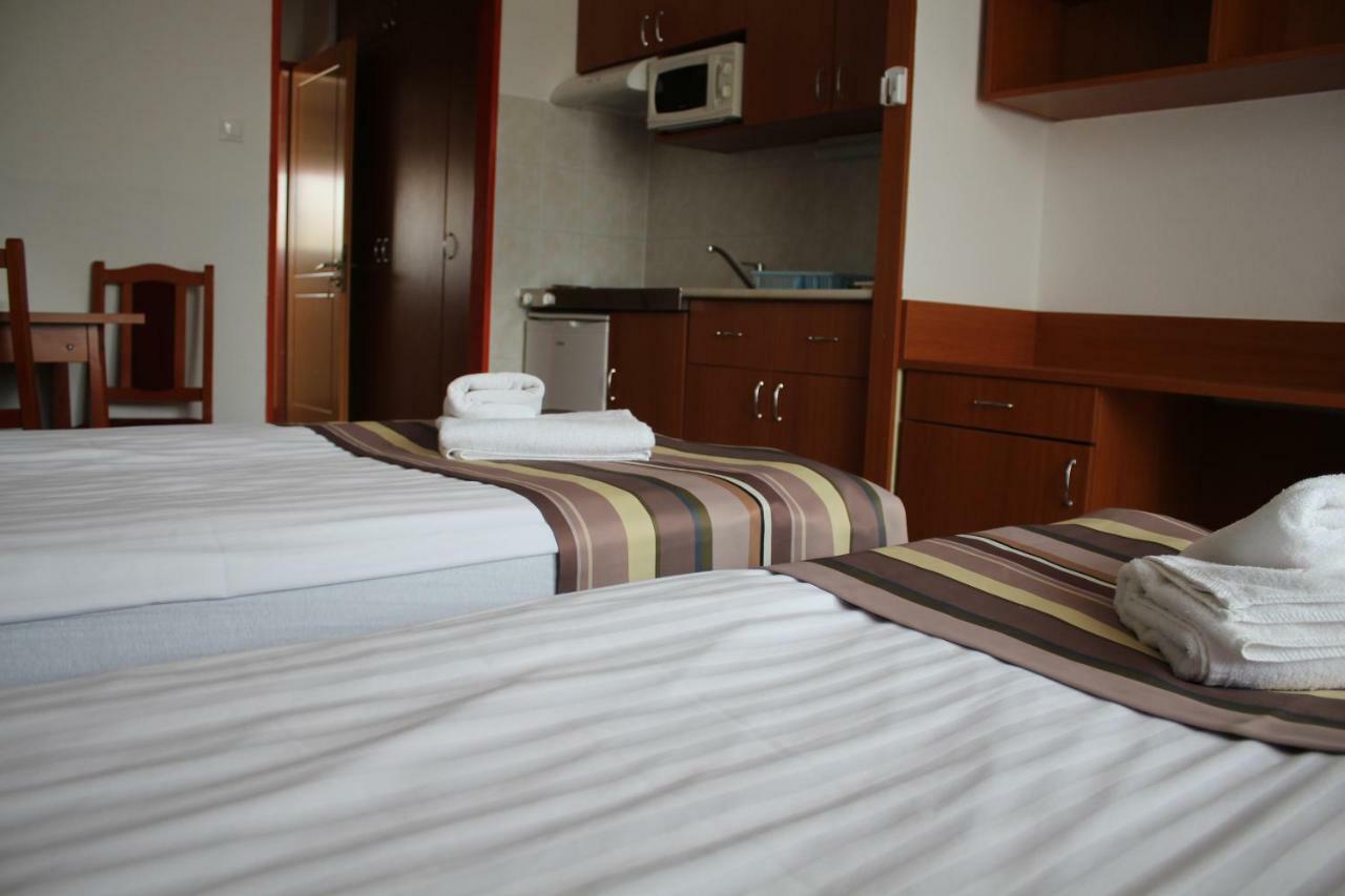דברצן Auguszta Hotel מראה חיצוני תמונה