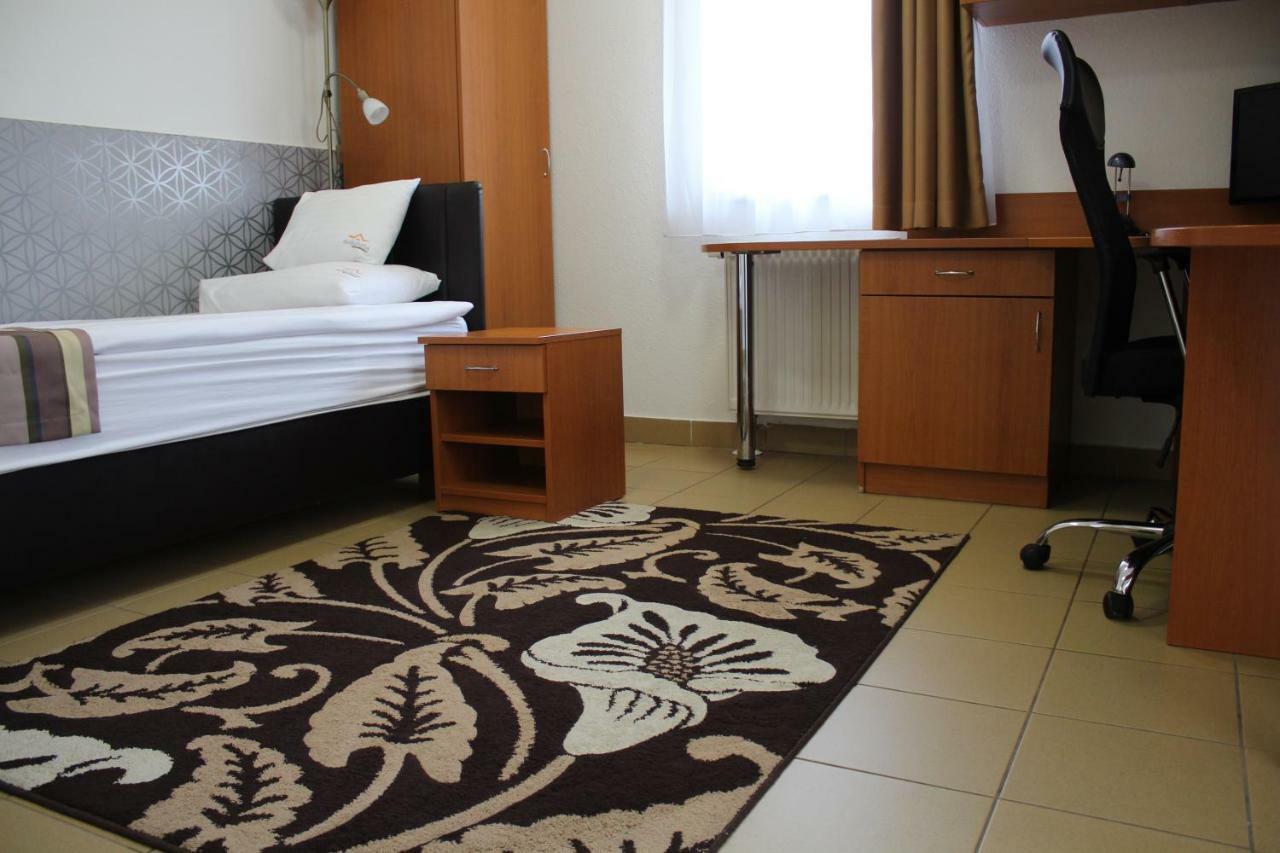 דברצן Auguszta Hotel מראה חיצוני תמונה